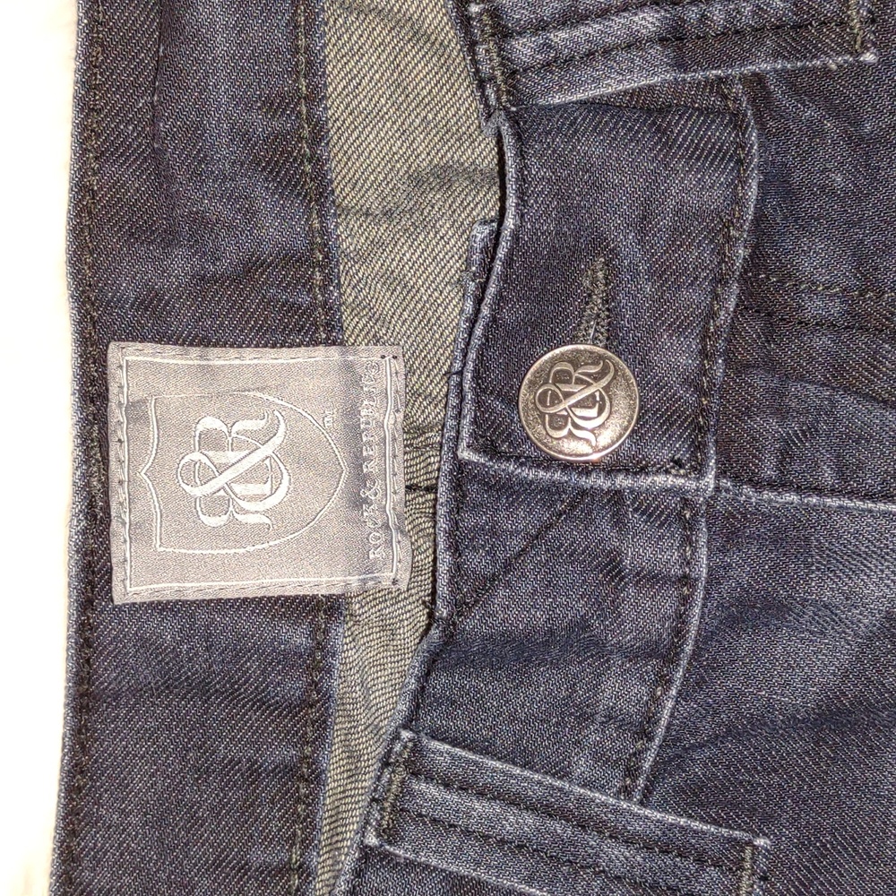ROCK& REPUBLIC Henlee Boot Cut Frayed Bottom Jeans - Picture 4 of 11